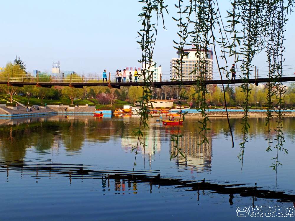 求索桥1（摄影：于娜诗）