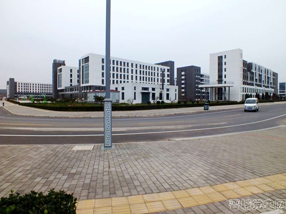 2、太原科技大学晋城分校校园风景（摄影：赵云卓）