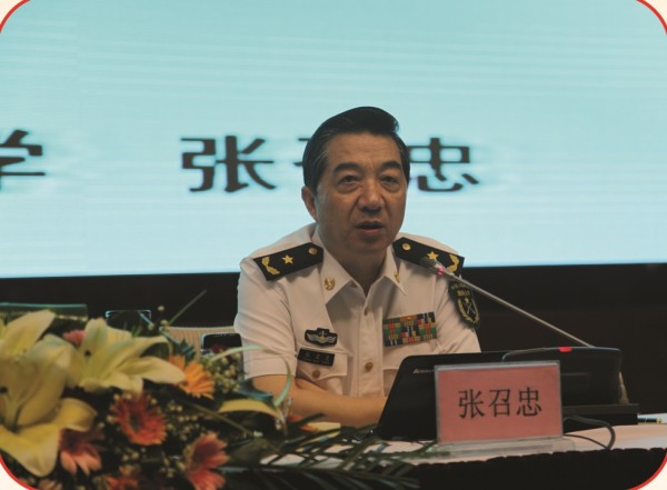 (5)国防大学教授张召忠少将在我市作《国际形势与军事热点》专题讲座