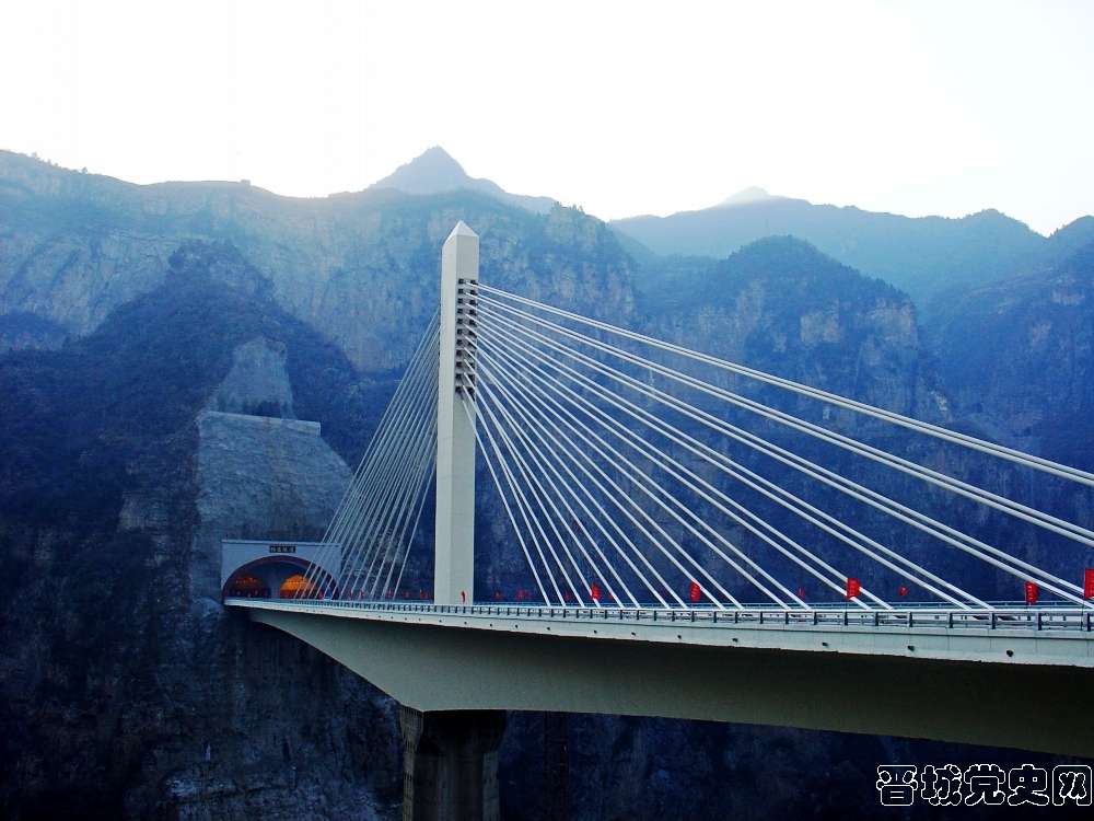 仙神河大桥（摄影：刘国居）